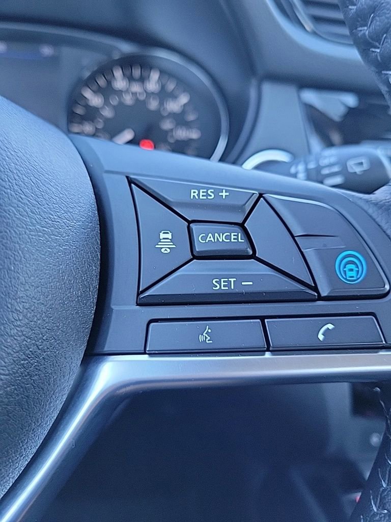 Used 2022 Nissan Rogue Sport SV w/ Technology Package image 23