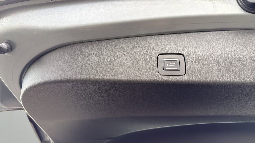 Used 2023 Buick Encore GX Essence w/ Experience Buick Package image 19