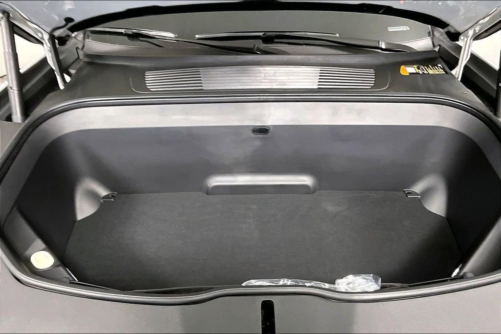 Used 2023 Rivian R1T Adventure image 9