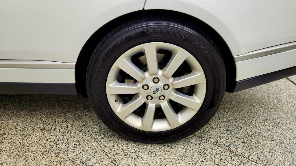 Used 2016 Land Rover Range Rover HSE image 9