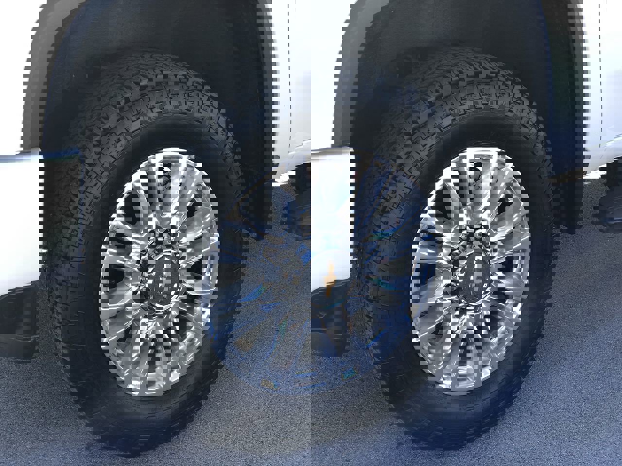 Used 2021 Chevrolet Silverado 2500 High Country w/ Z71 Off-Road Package image 2