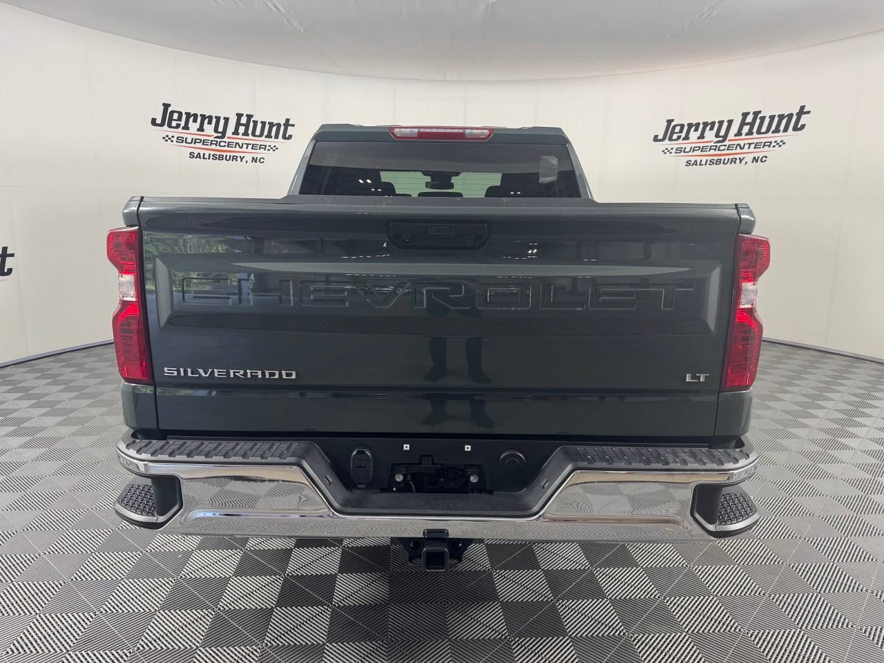 Used 2025 Chevrolet Silverado 1500 LT AWD/4WD image 8