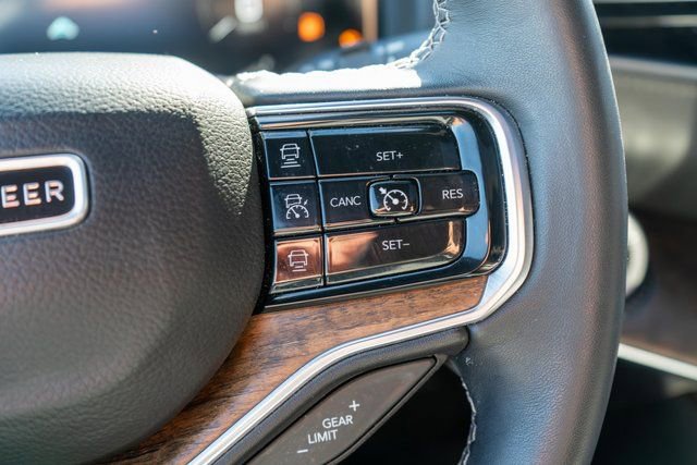 Used 2023 Jeep Grand Wagoneer 4WD w/ Flexible Seating Group image 36