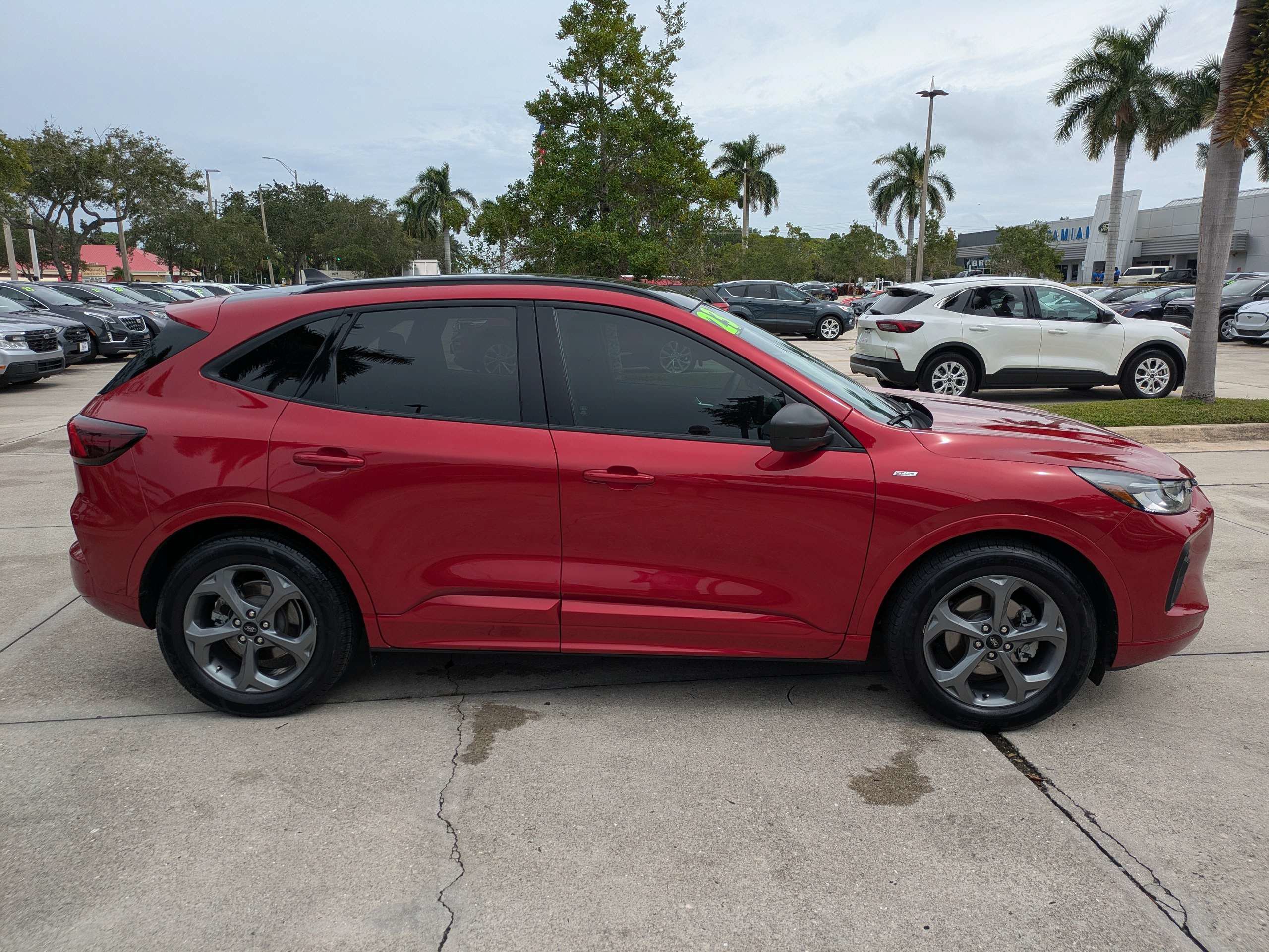 Certified 2023 Ford Escape ST-Line w/ Tech Pack #1 FWD image 3
