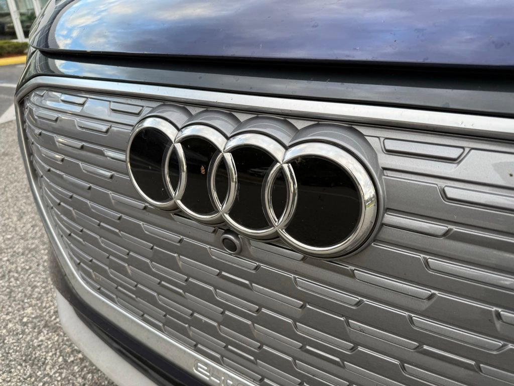 Used 2023 Audi Q4 e-tron Premium Plus w/ Premium Plus image 6