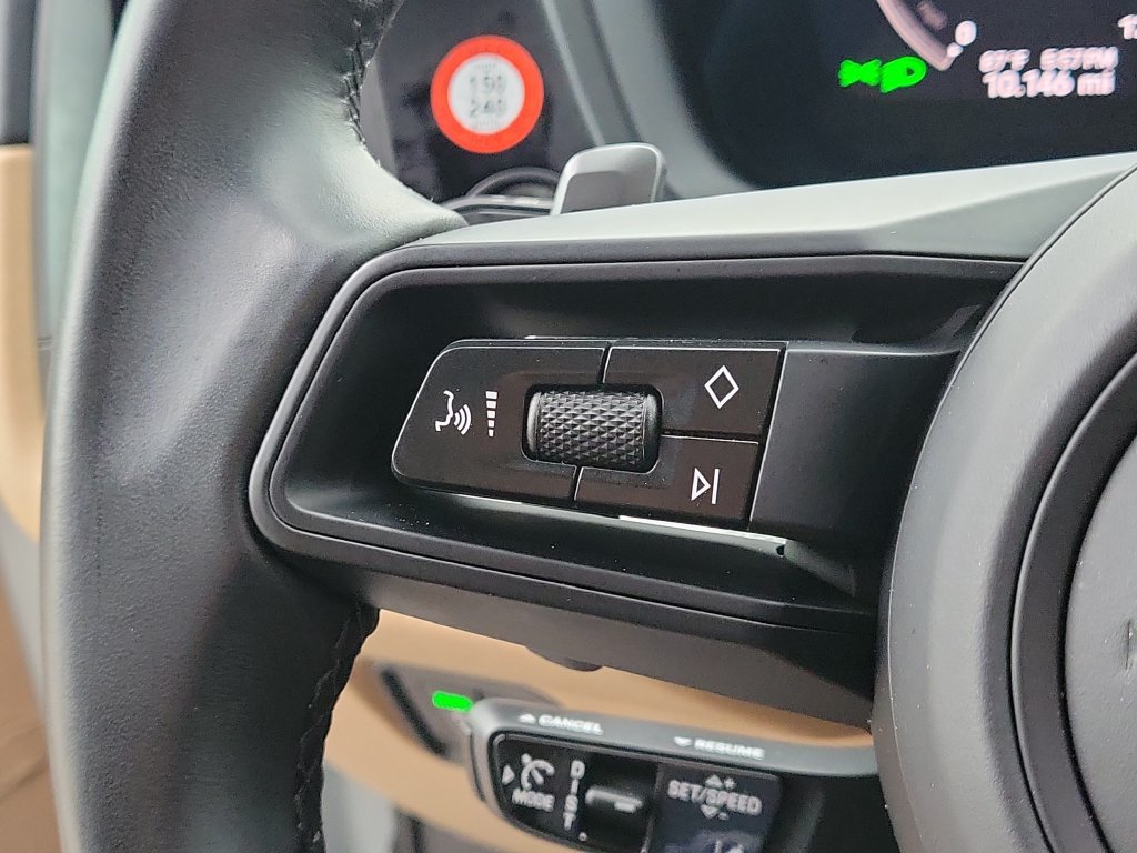Certified 2026 Porsche Cayenne AWD/4WD image 34
