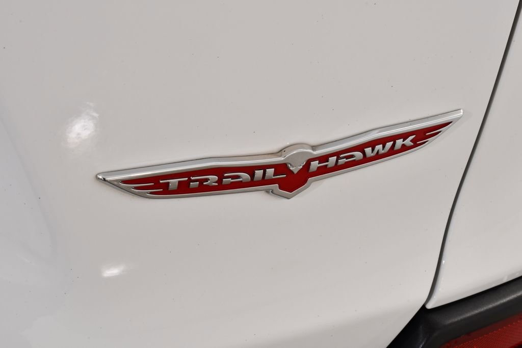 Used 2022 Jeep Cherokee Trailhawk w/ Comfort/Convenience Group AWD/4WD image 24