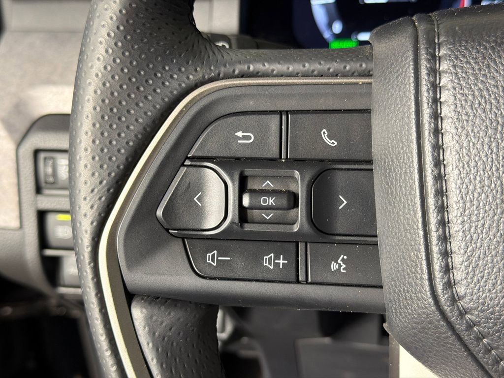 Used 2025 Toyota 4Runner Trailhunter AWD/4WD image 25