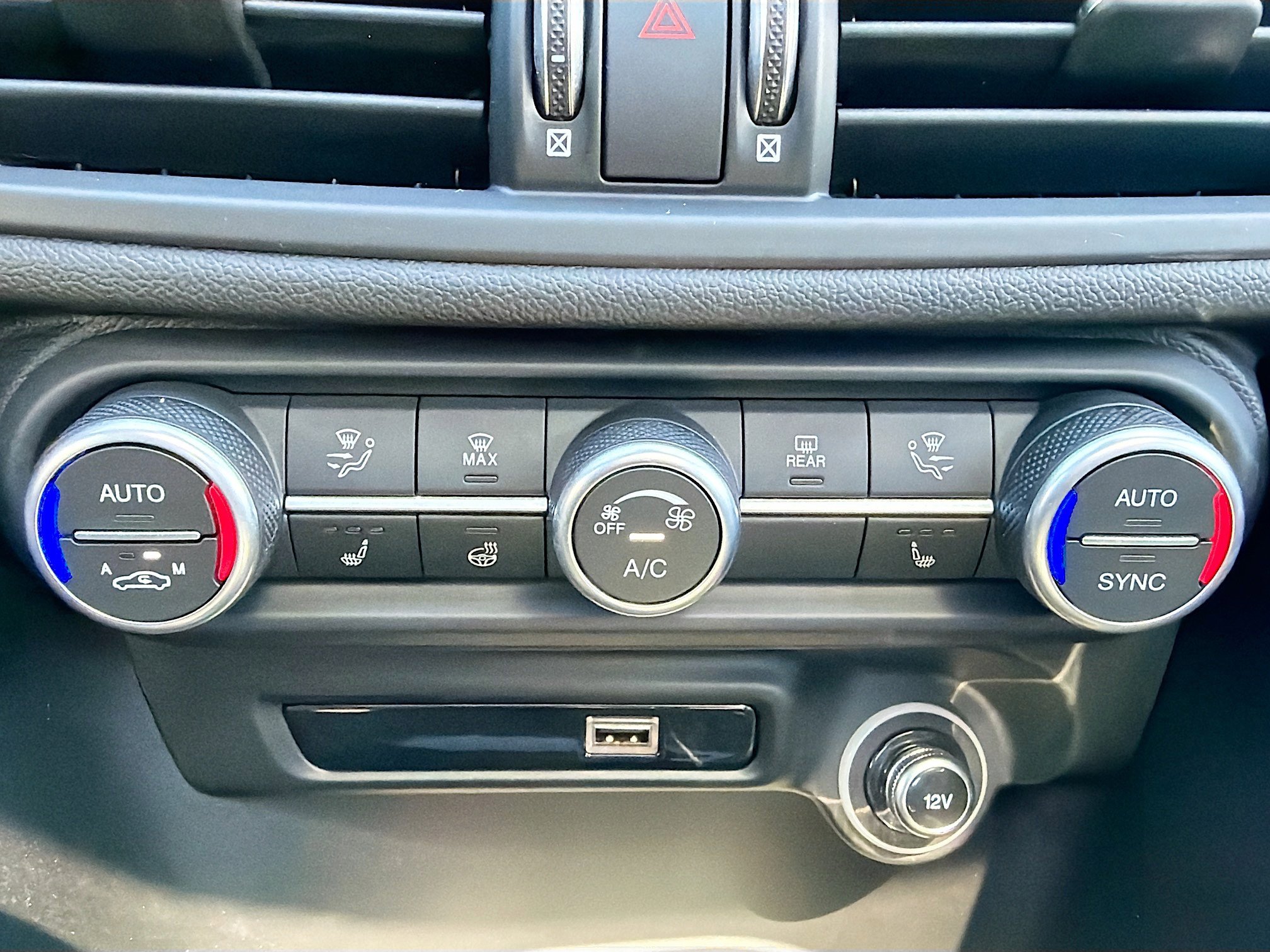 Used 2023 Alfa Romeo Giulia Estrema image 45