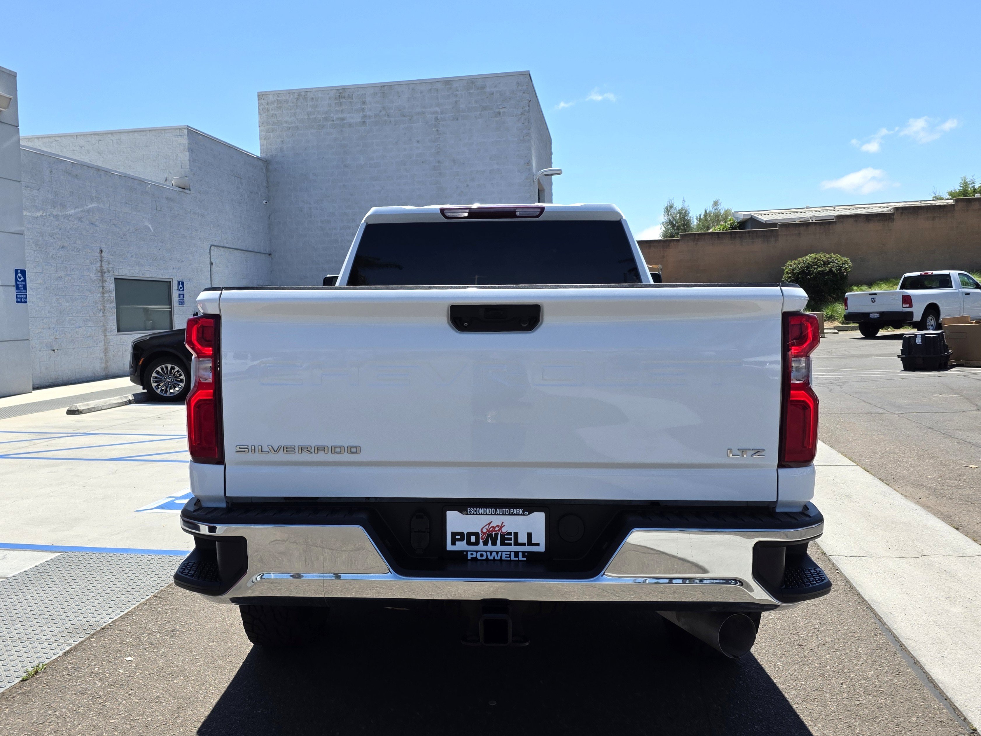 Used 2024 Chevrolet Silverado 2500 LTZ AWD/4WD image 4