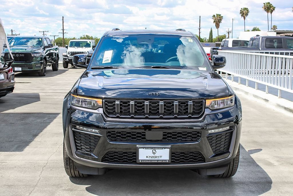 New 2026 Jeep Grand Cherokee Limited w/ Limited Altitude Package AWD/4WD image 3