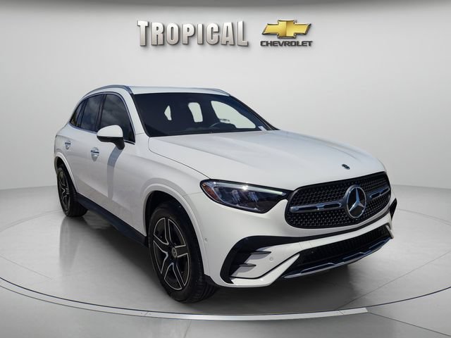 Used 2025 Mercedes-Benz GLC 300 4MATIC image 4