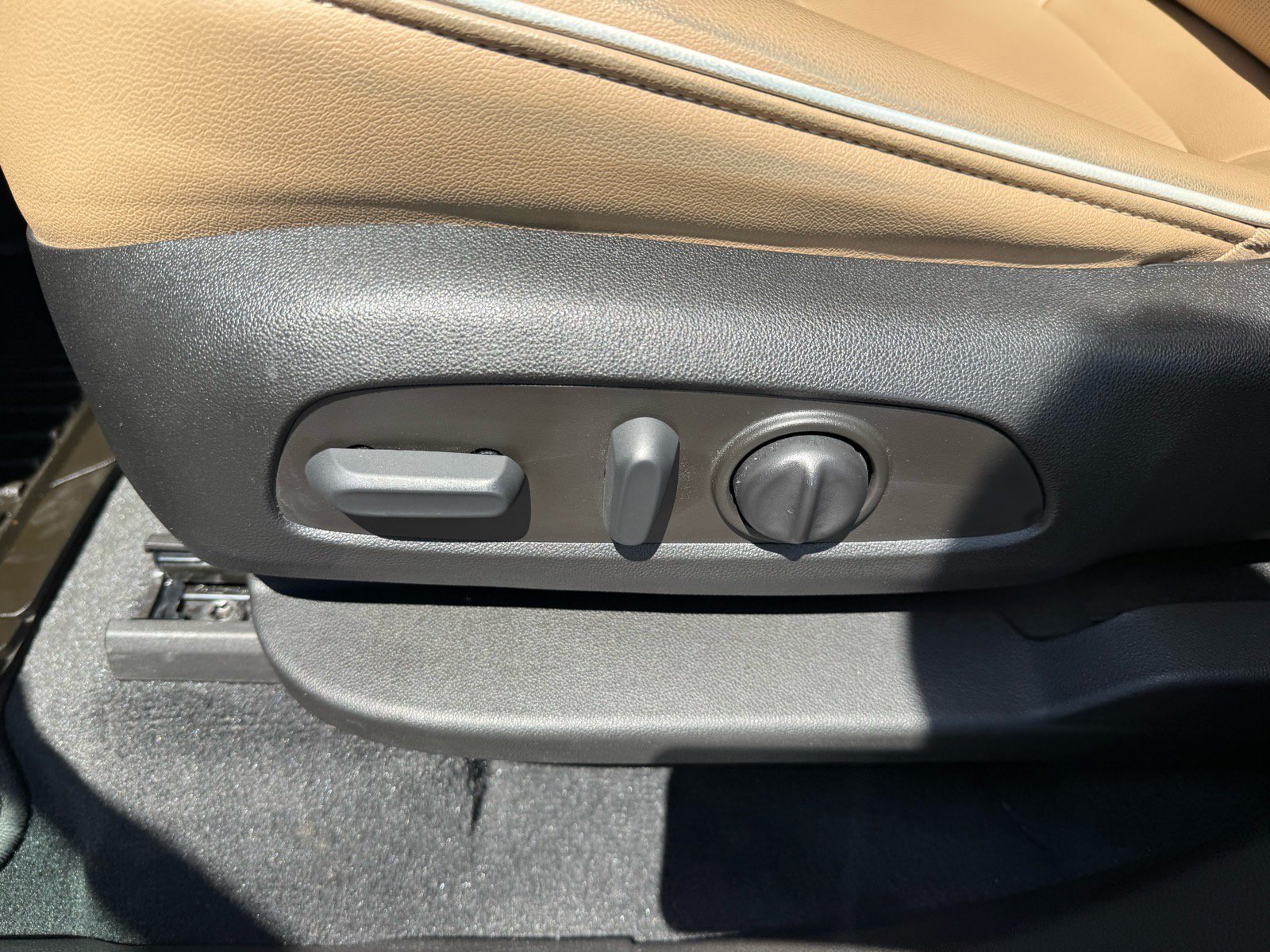 Used 2022 Chevrolet Traverse Premier AWD/4WD image 19