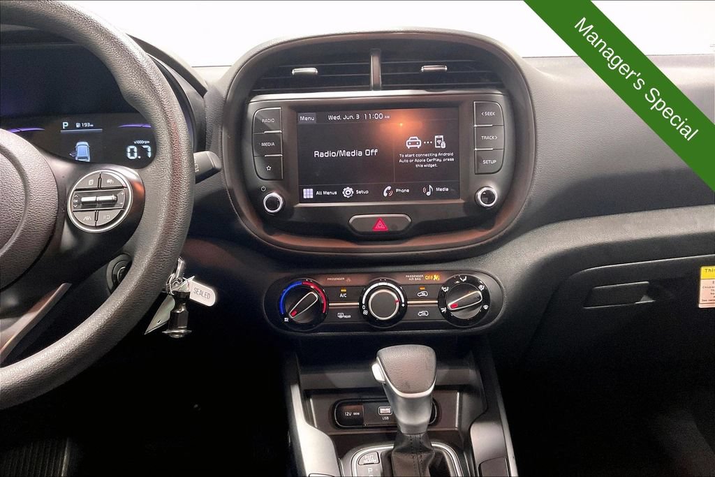 Used 2025 Kia Soul LX FWD image 7