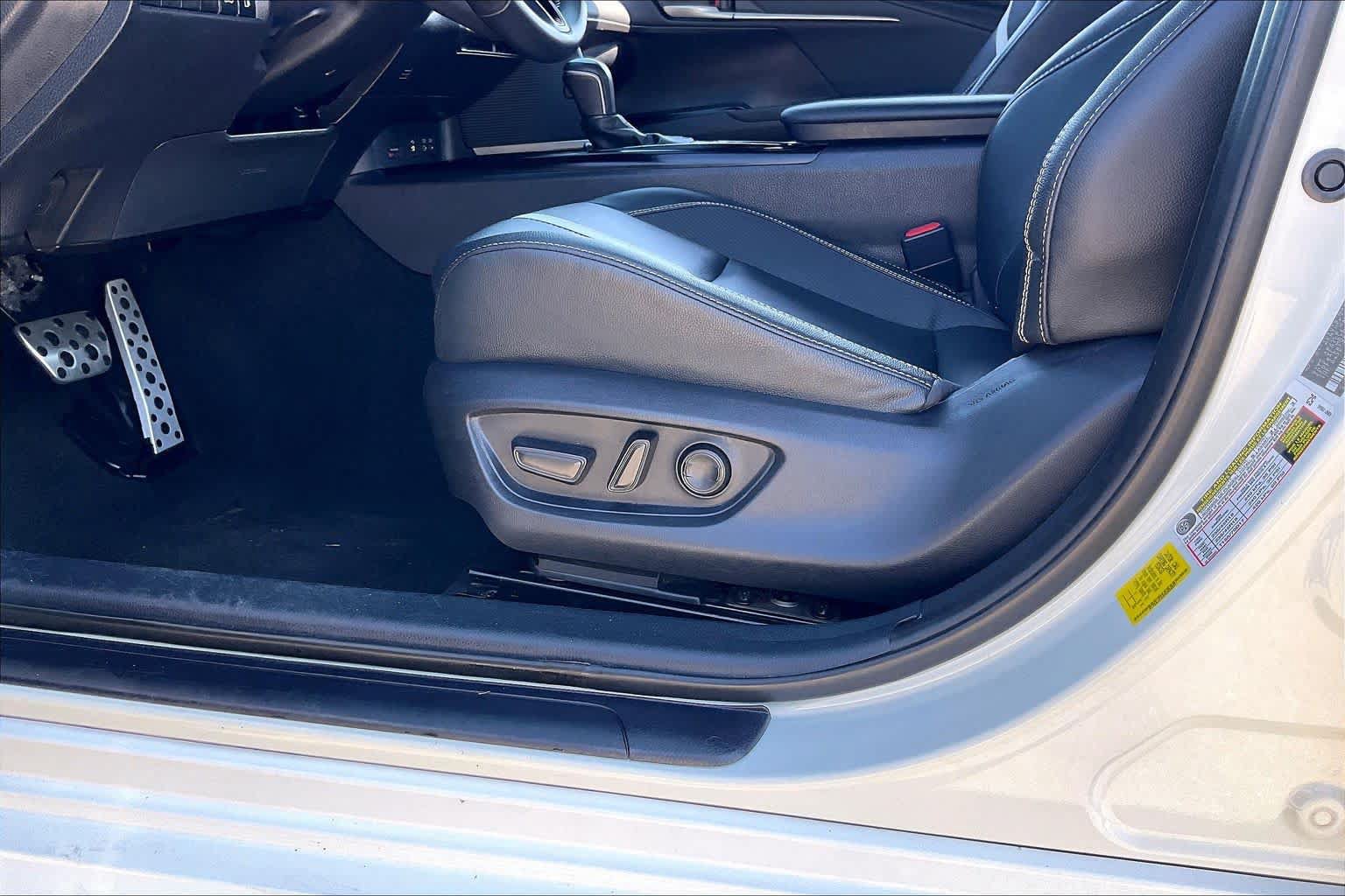 Used 2025 Toyota Camry SE FWD image 65