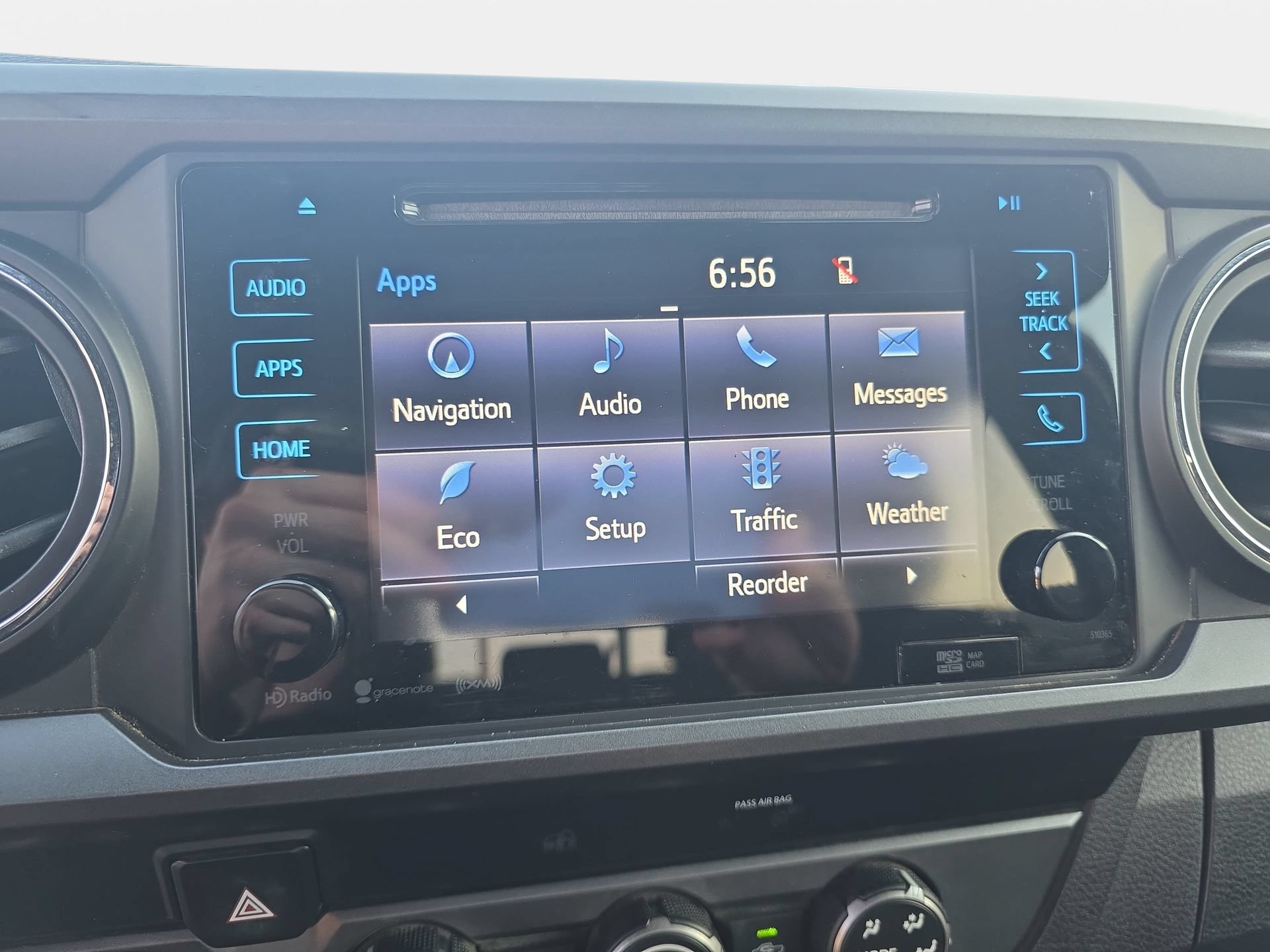 Used 2019 Toyota Tacoma TRD Off-Road w/ Technology Package AWD/4WD image 21
