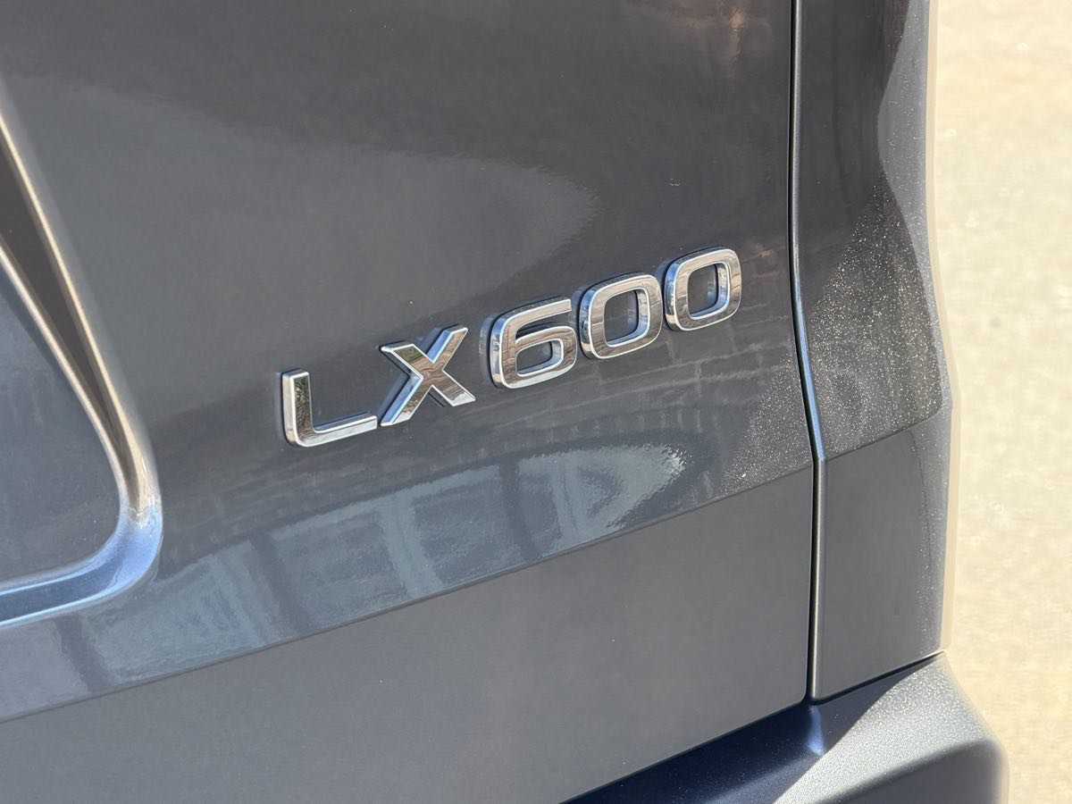 Used 2023 Lexus LX 600 F Sport w/ Accessory Package (Z1) AWD/4WD image 8
