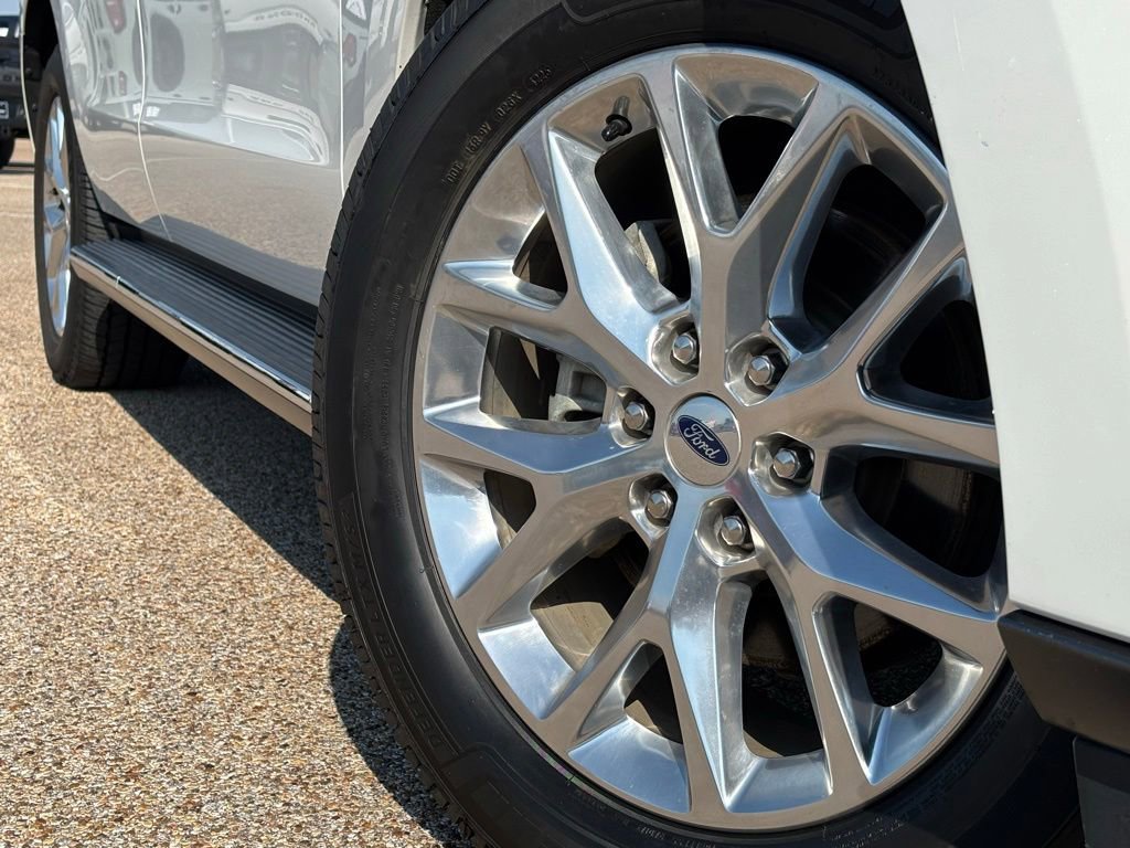 Used 2021 Ford Expedition XLT RWD image 2