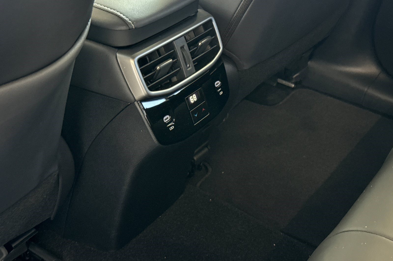 Used 2024 Lexus RX 350 Premium w/ Accessory Package (Z1) FWD image 16