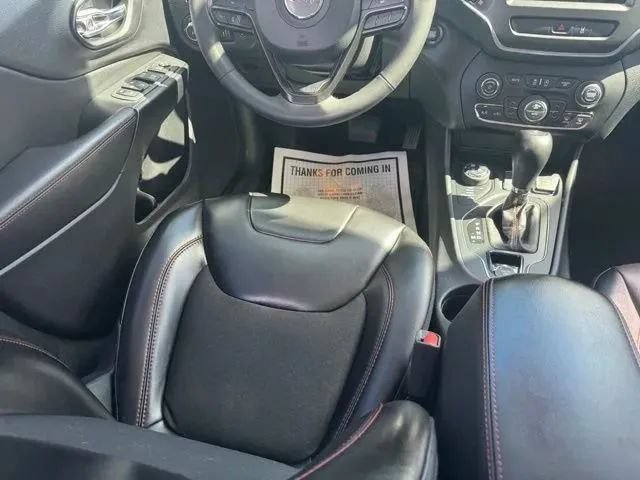 Used 2022 Jeep Cherokee Trailhawk w/ Comfort/Convenience Group AWD/4WD image 21