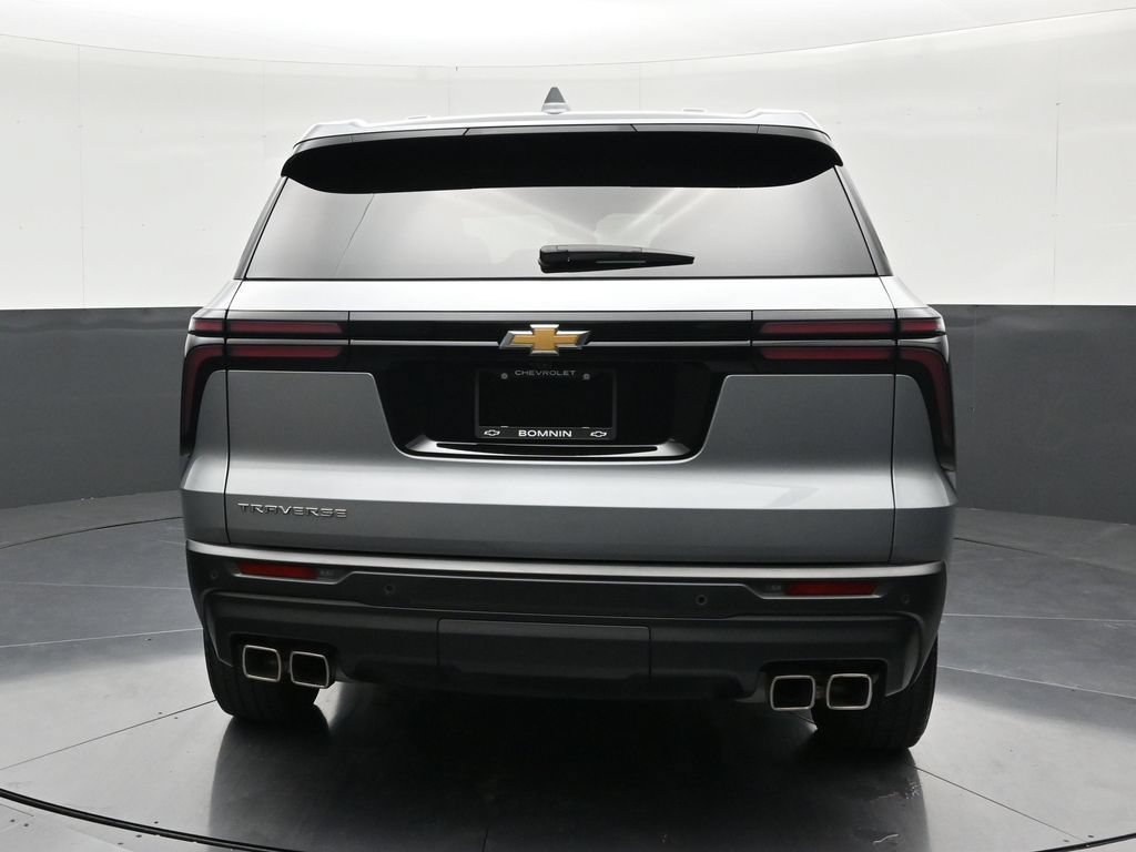 Used 2024 Chevrolet Traverse LS FWD image 4