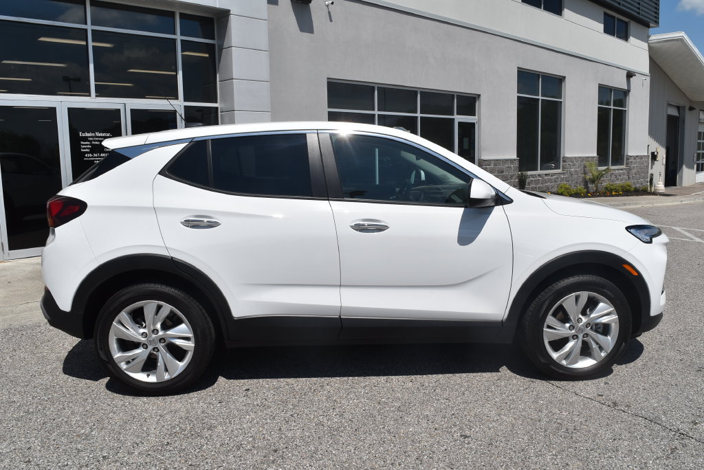 Used 2025 Buick Encore GX Preferred AWD/4WD image 2
