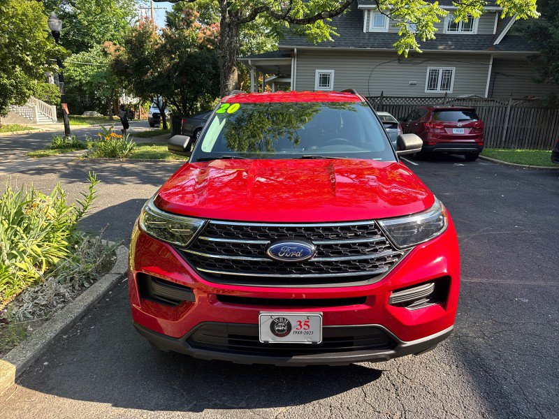 Used 2020 Ford Explorer XLT w/ Comfort Package AWD/4WD image 8