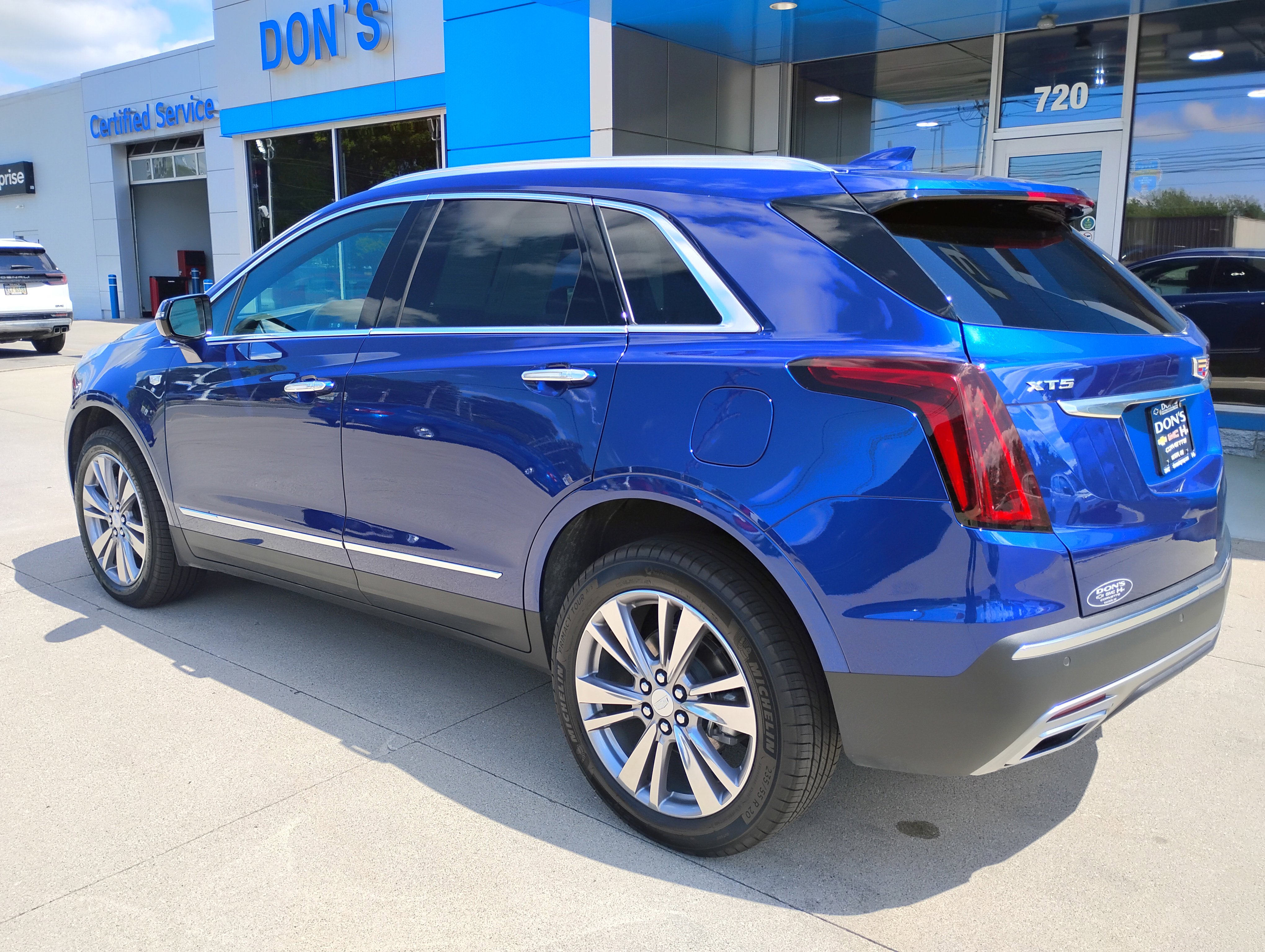 Used 2025 Cadillac XT5 Premium Luxury image 25