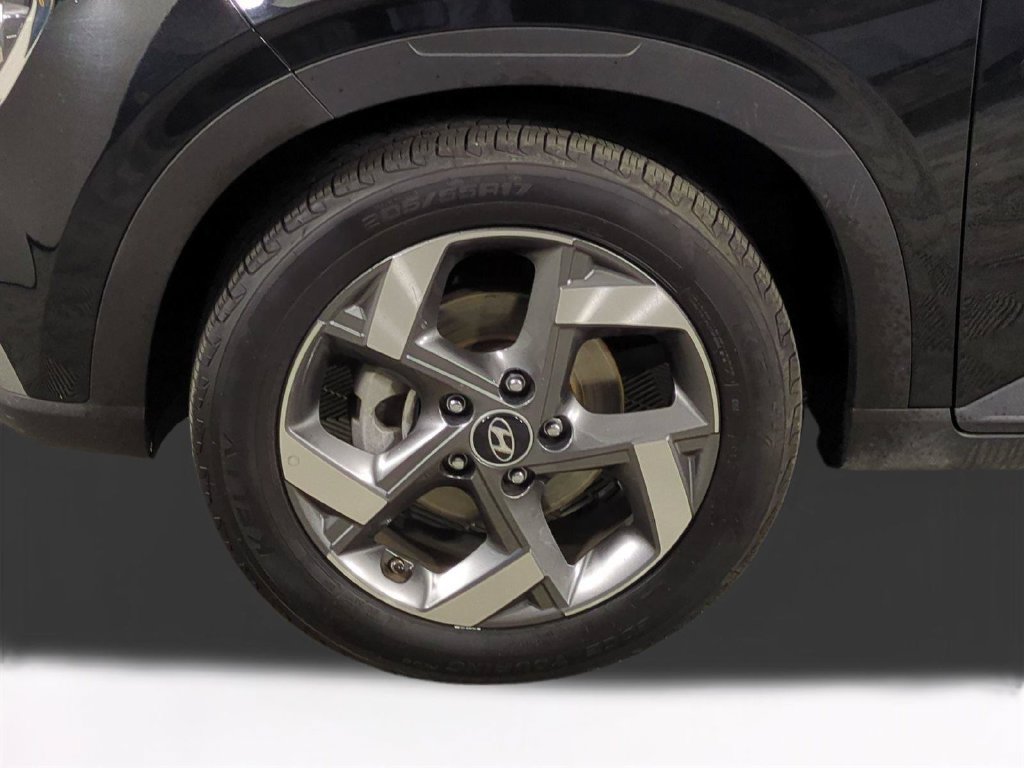 Used 2025 Hyundai Venue SEL FWD image 13