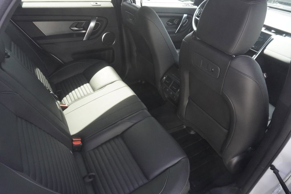 Used 2025 Land Rover Discovery Sport Dynamic SE image 26