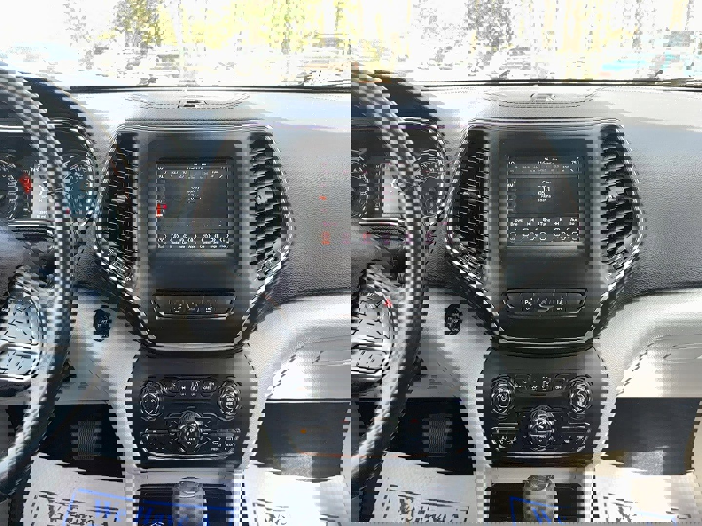 Used 2020 Jeep Cherokee Latitude Lux w/ Comfort/Convenience Group image 13