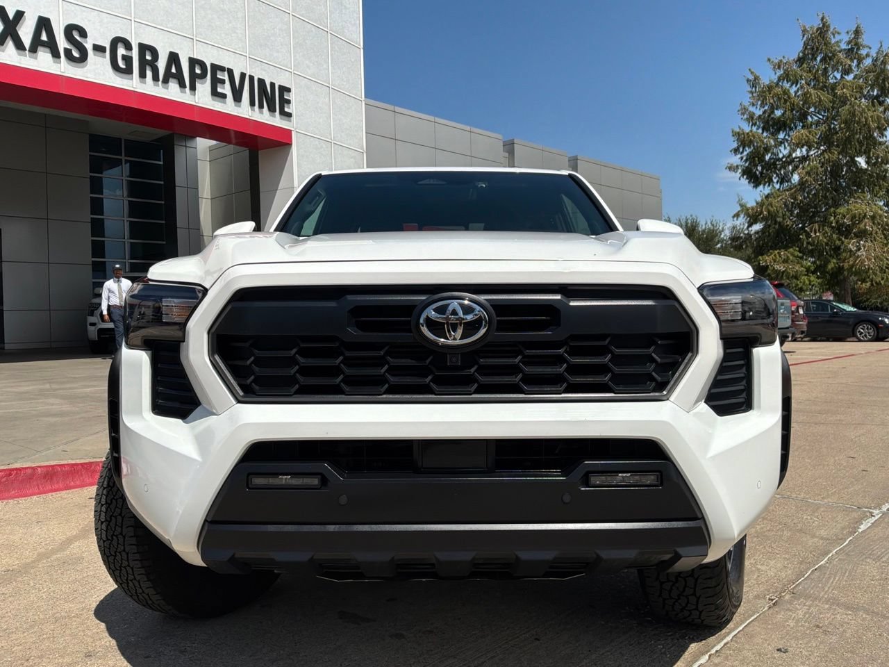 Used 2024 Toyota Tacoma TRD Off-Road w/ TRD Off Road Premium Package AWD/4WD image 3