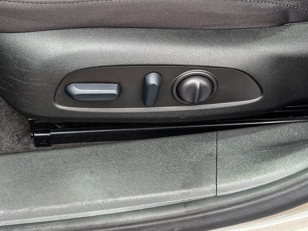 Used 2025 Chevrolet Malibu LT FWD image 46