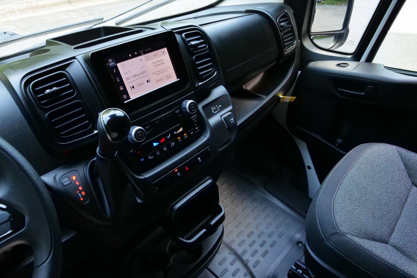 Used 2024 RAM ProMaster 2500 FWD image 15