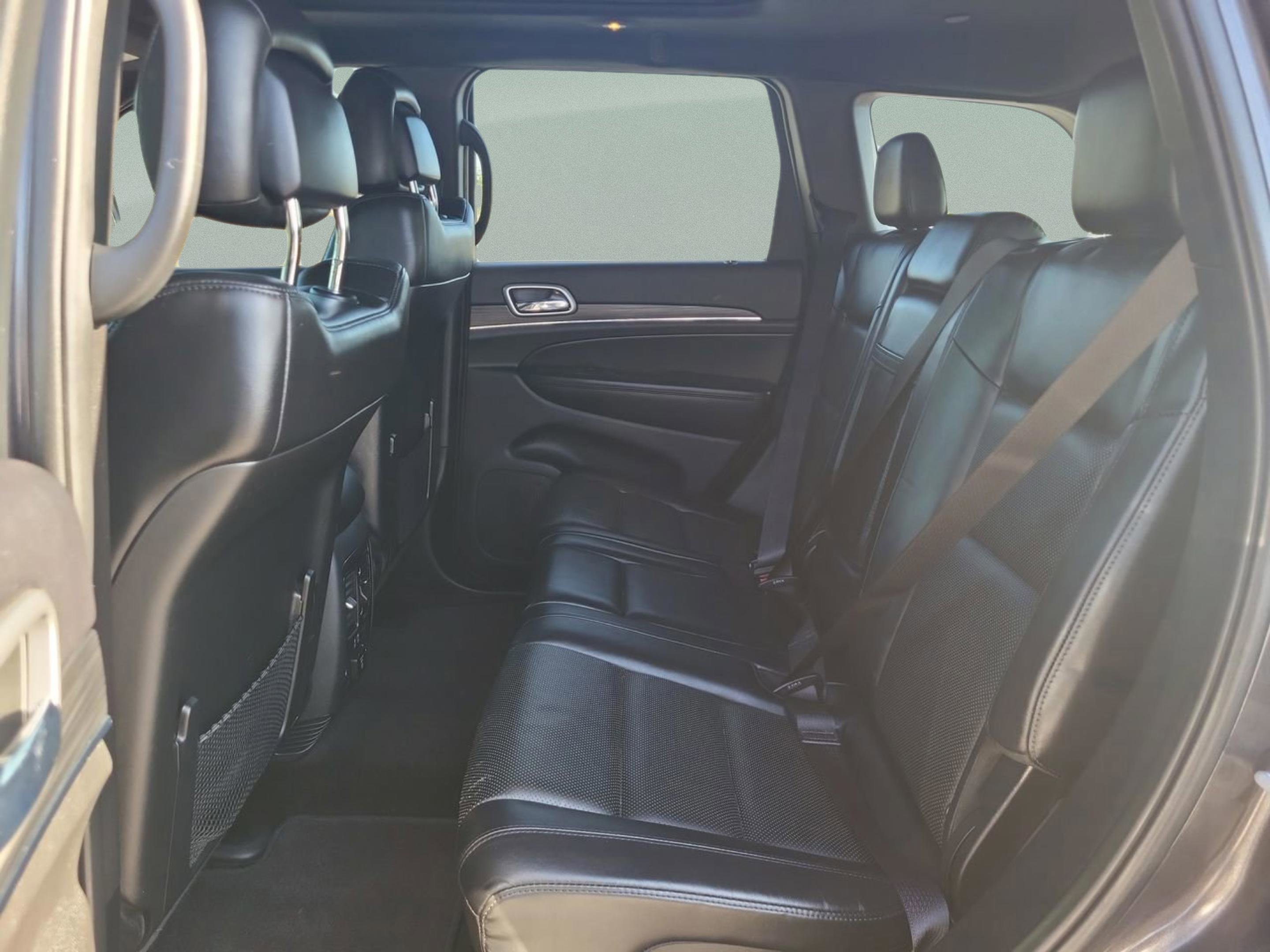 Used 2019 Jeep Grand Cherokee Limited w/ Luxury Group II image 16