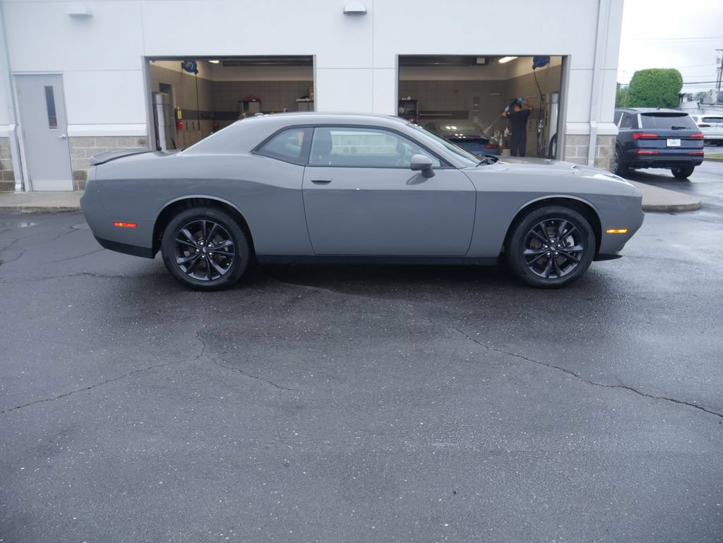 Used 2023 Dodge Challenger SXT w/ Blacktop Package AWD/4WD image 9
