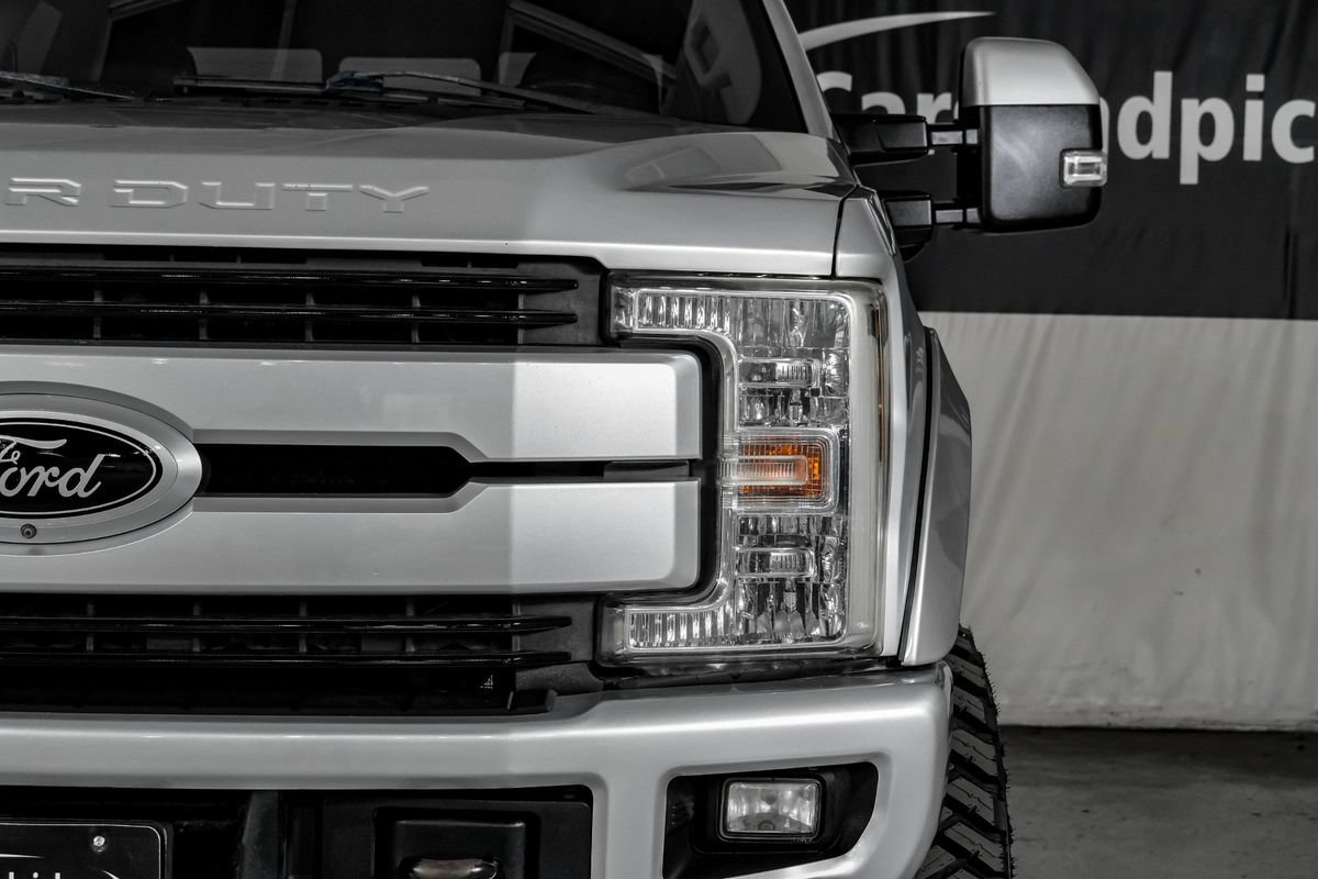 Used 2019 Ford F250 Lariat w/ Lariat Ultimate Package AWD/4WD image 42