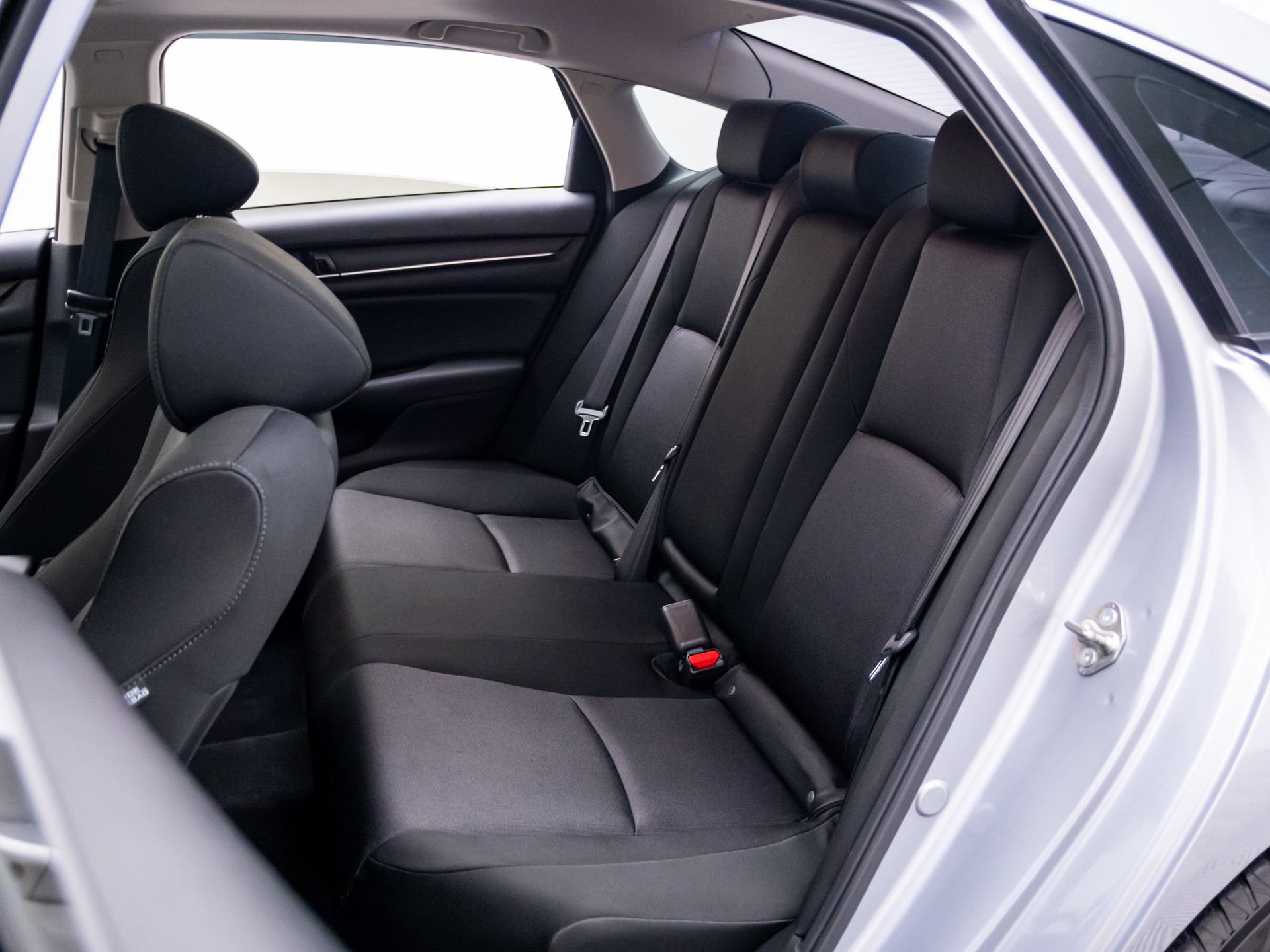Used 2018 Honda Accord EX image 16