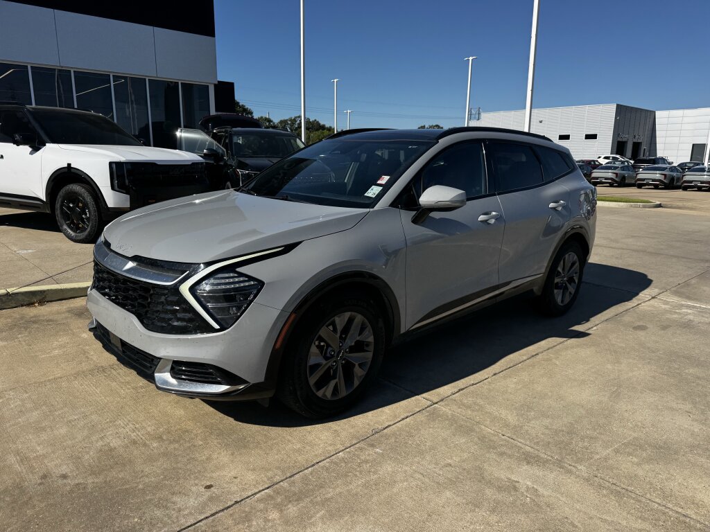 Certified 2024 Kia Sportage SX FWD image 2