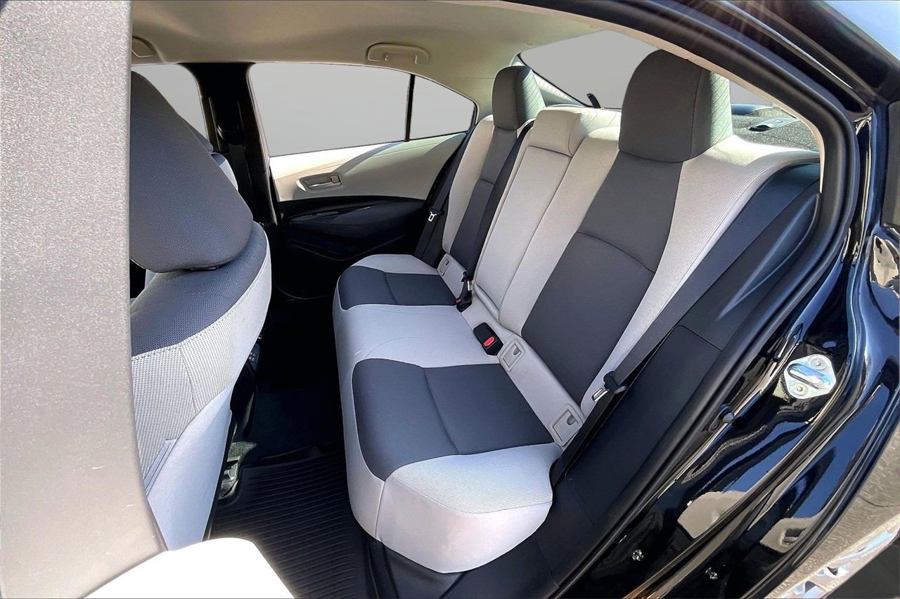 Used 2025 Toyota Corolla LE image 22