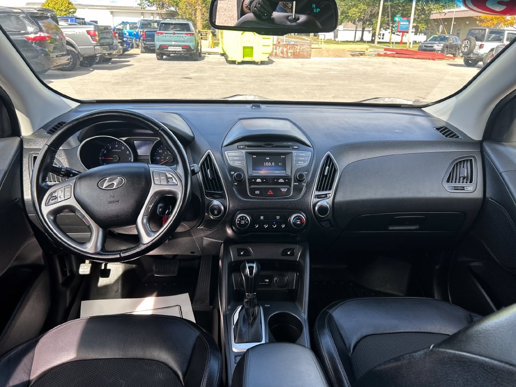Used 2015 Hyundai Tucson SE AWD/4WD image 18