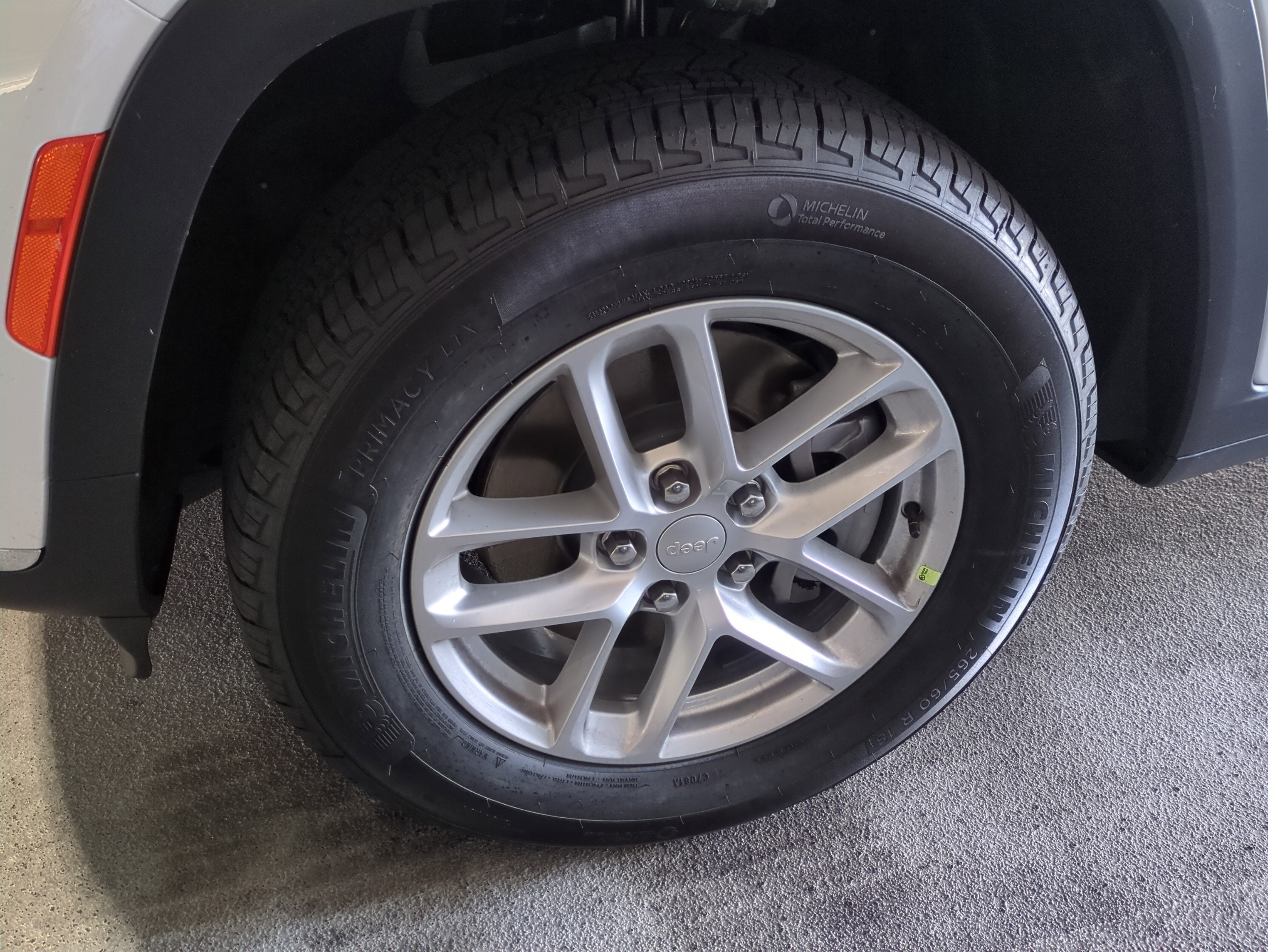 Used 2021 Jeep Grand Cherokee Laredo image 11