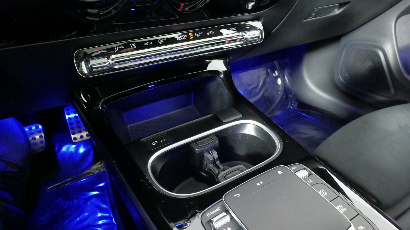 Used 2023 Mercedes-Benz CLA 250 4MATIC image 55