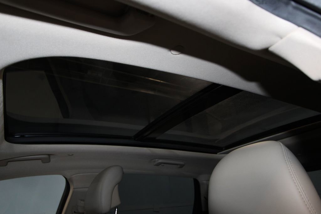 Used 2016 Lincoln MKX Reserve w/ Driver Assistance Package image 23