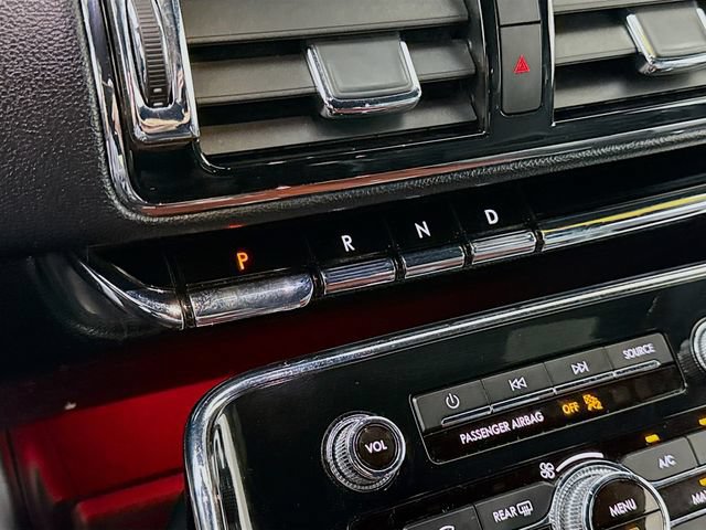 Used 2018 Lincoln Navigator L Select RWD image 18