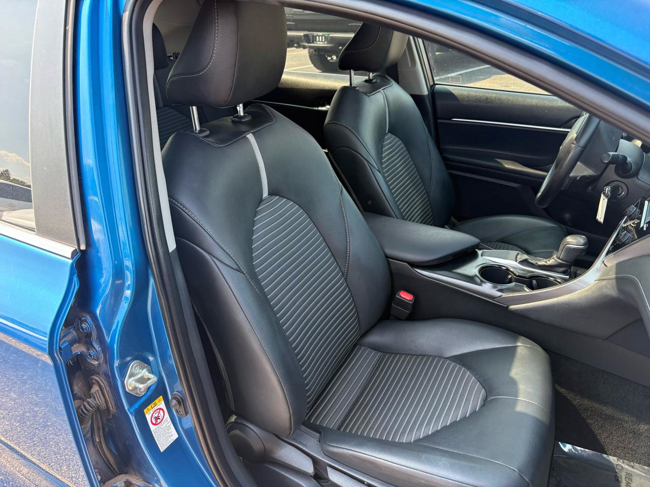 Used 2018 Toyota Camry SE w/ Moonroof Package FWD image 21