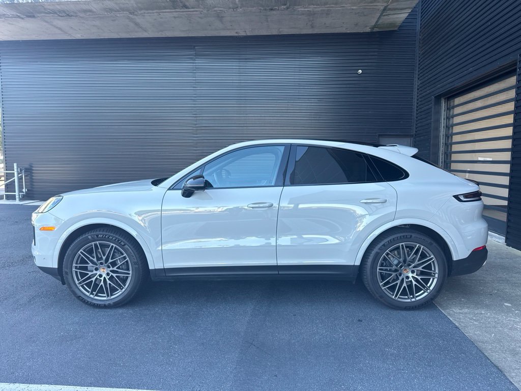 Certified 2026 Porsche Cayenne Coupe AWD/4WD image 2
