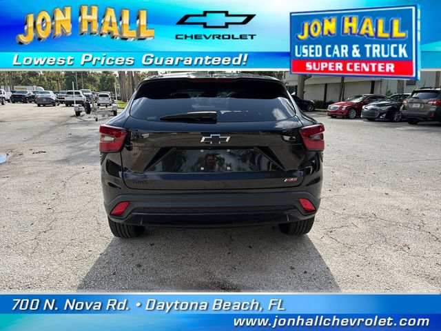 Used 2024 Chevrolet Trax RS w/ Sunroof Package FWD image 11