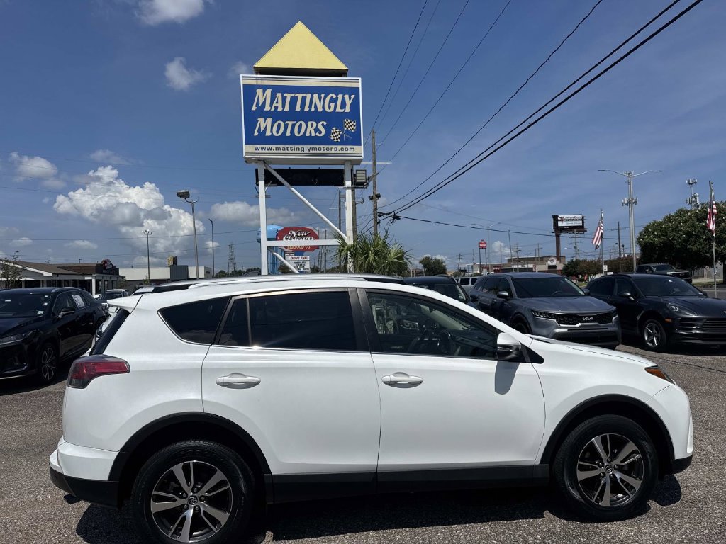 Used 2017 Toyota RAV4 XLE FWD image 10