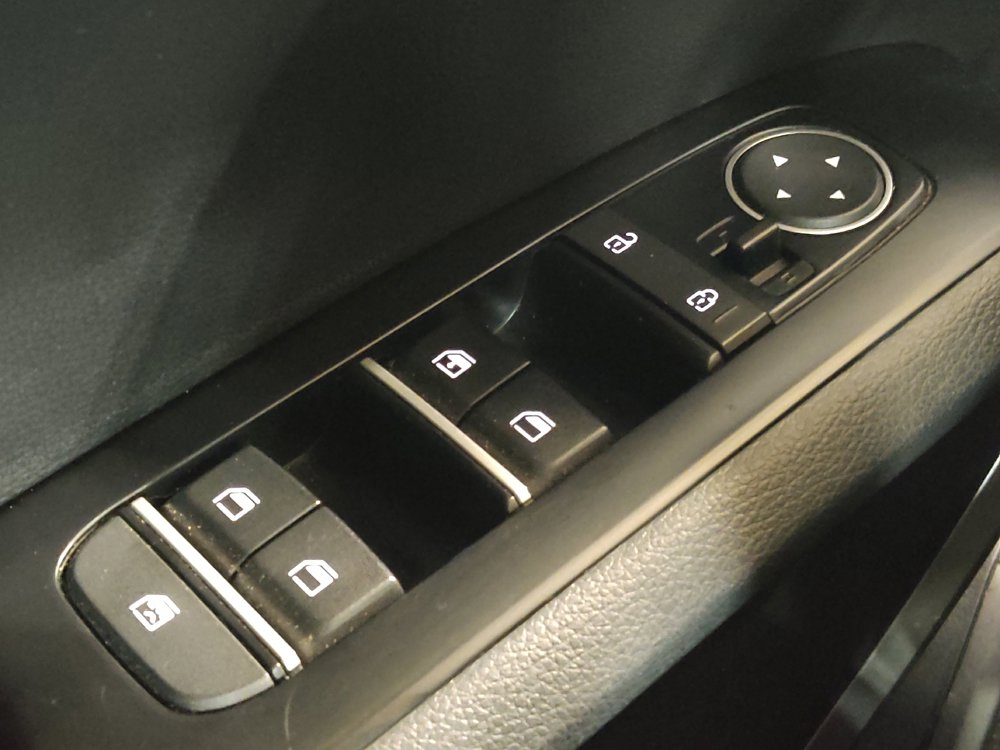 Used 2023 Kia Soul LX w/ LX Technology Package FWD image 27
